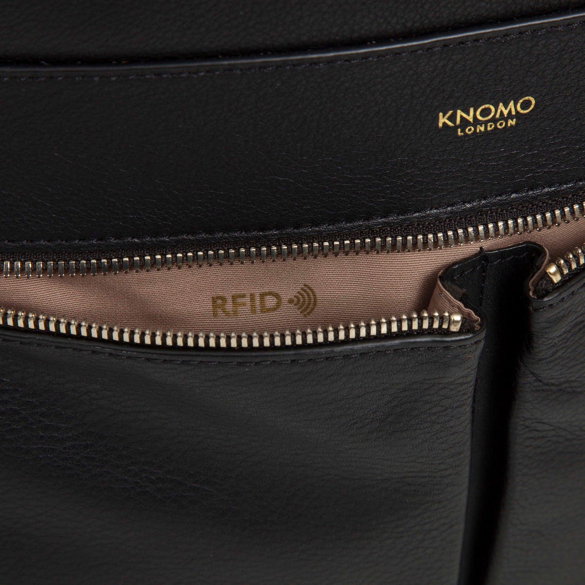 Signature KNOMO Pockets