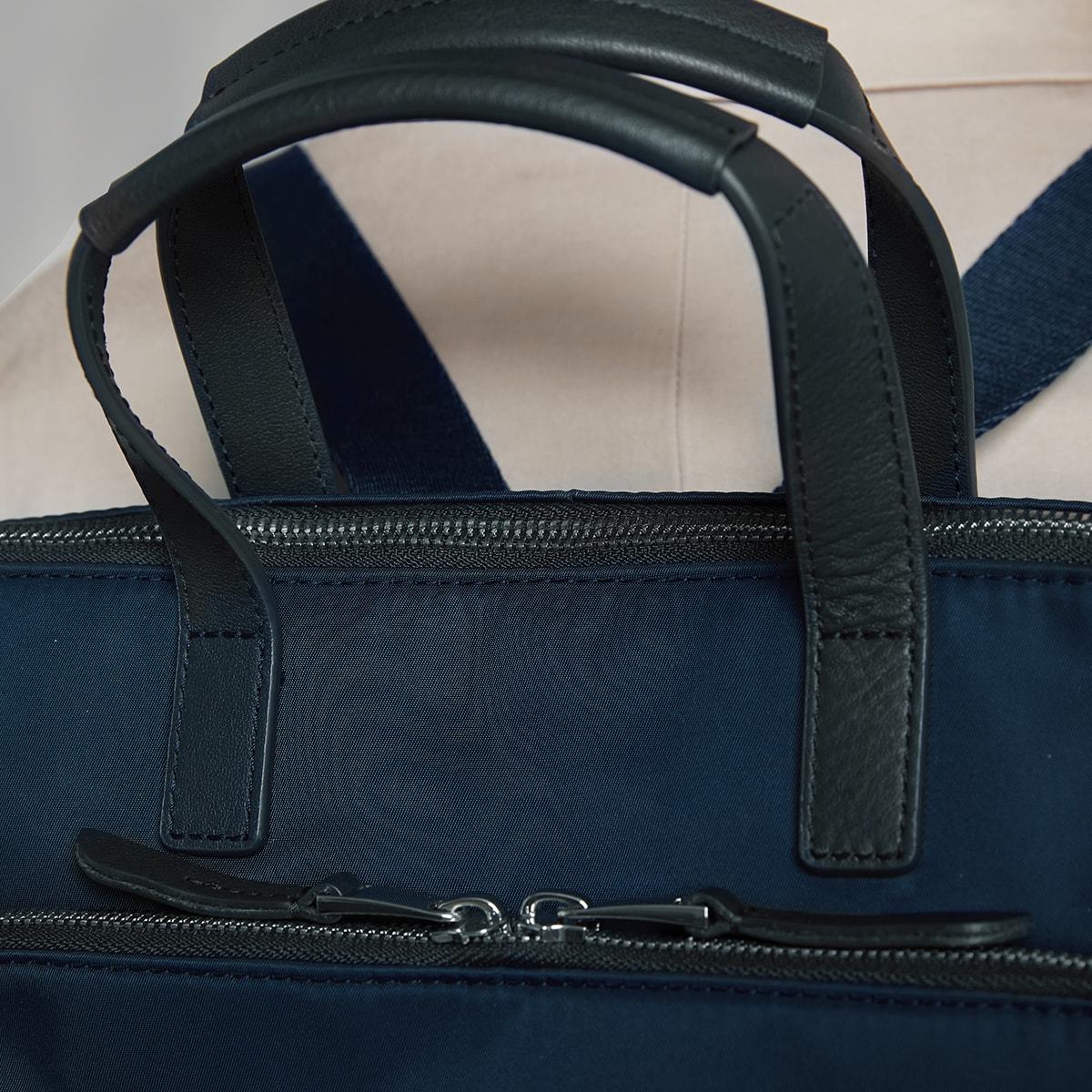 Knomo harewood hotsell laptop tote backpack